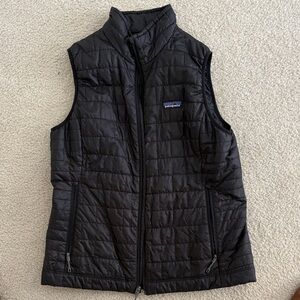 Patagonia Large Women's Black Puffer Vest